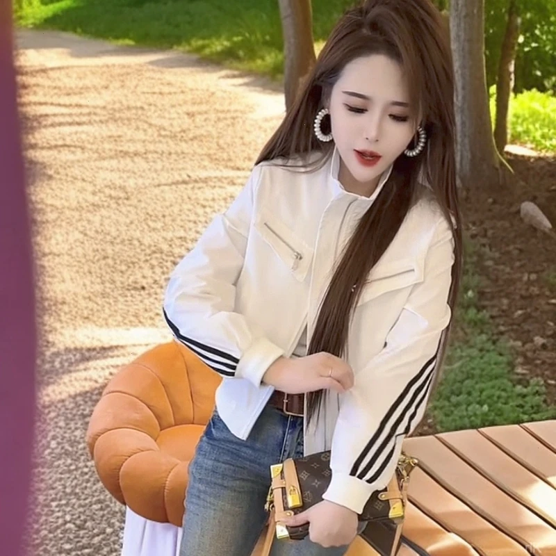 高档时尚女短外套韩版春季防晒显瘦帅气洋气正肩上衣外穿设计拼接