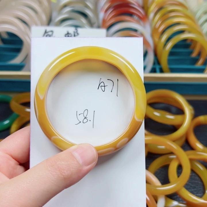 玛瑙/玉髓手镯未镶嵌