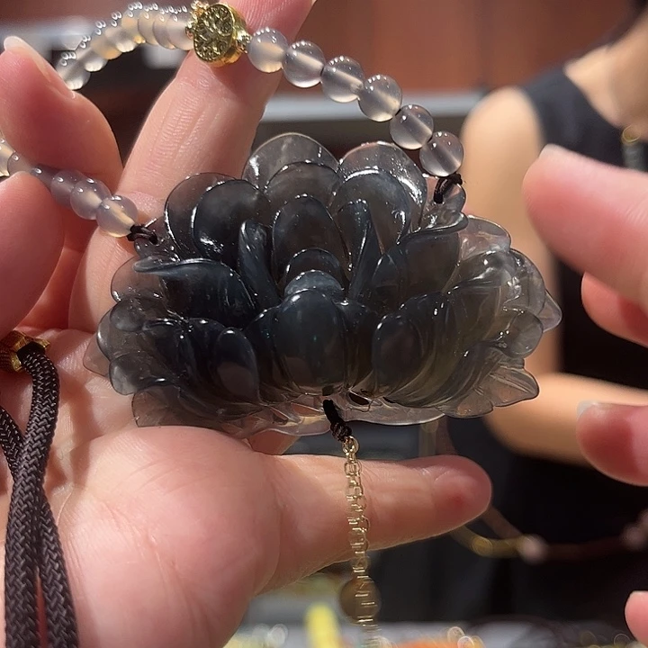 岫玉未镶嵌毛衣链