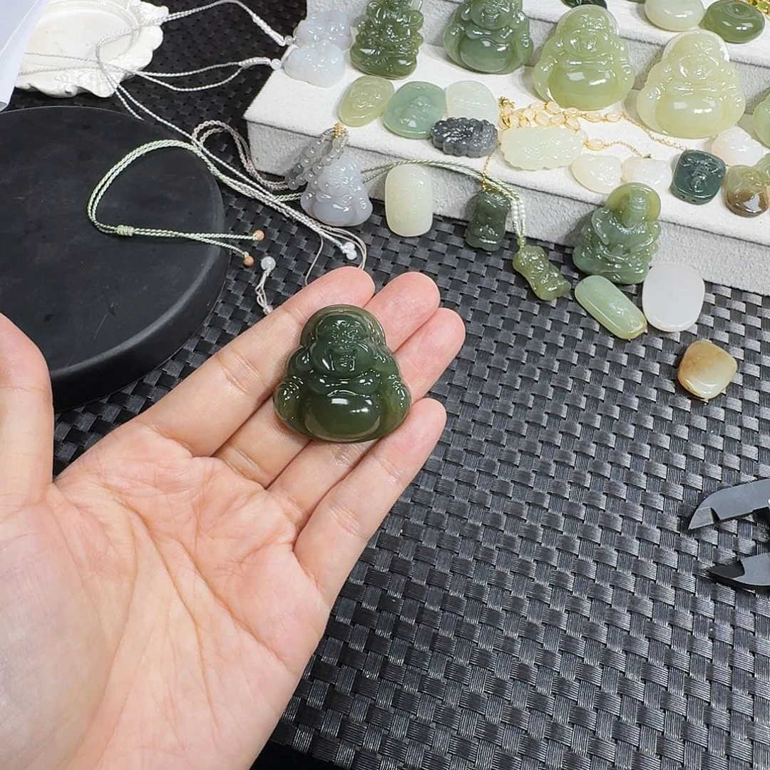 和田玉未镶嵌颈饰