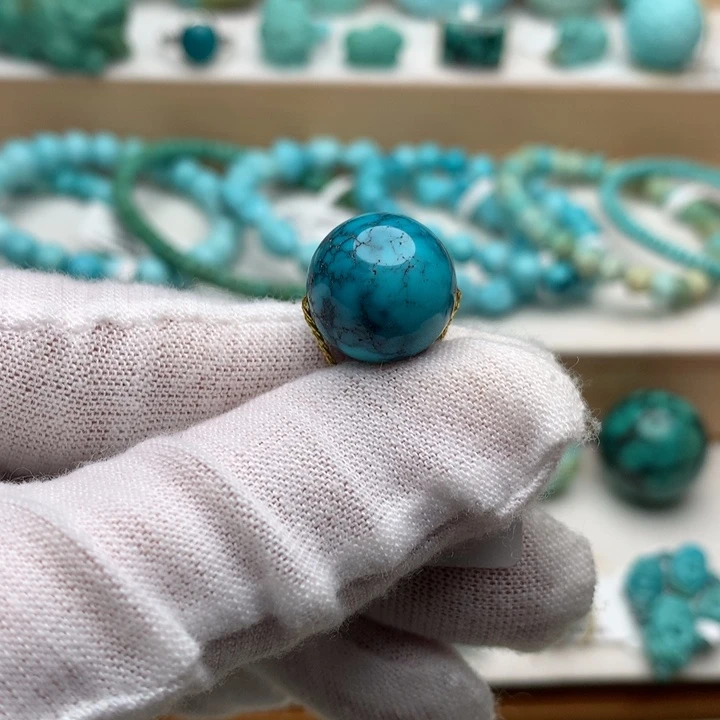 绿松石未镶嵌珠宝奇石