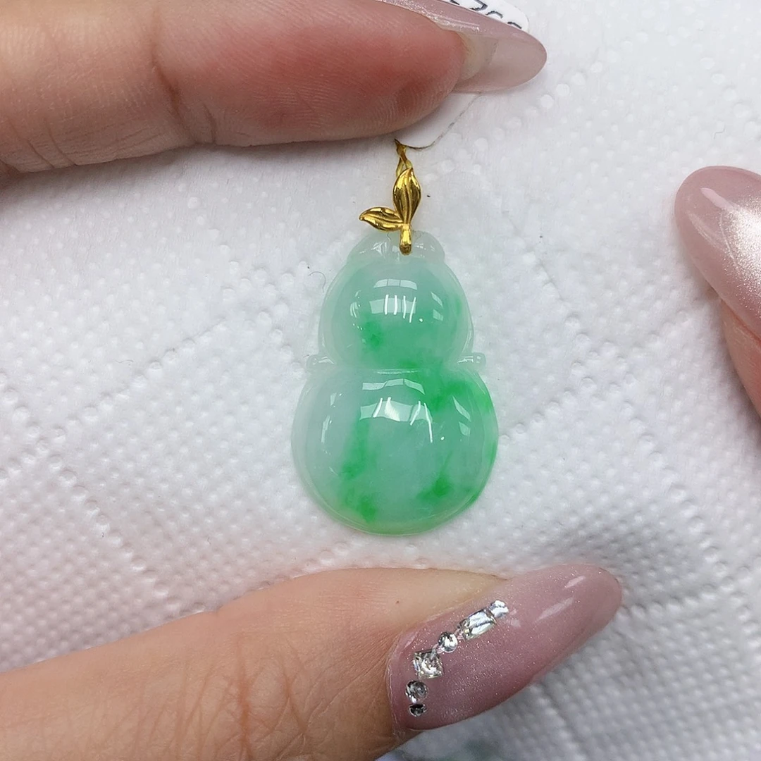 颈饰18K金镶嵌翡翠