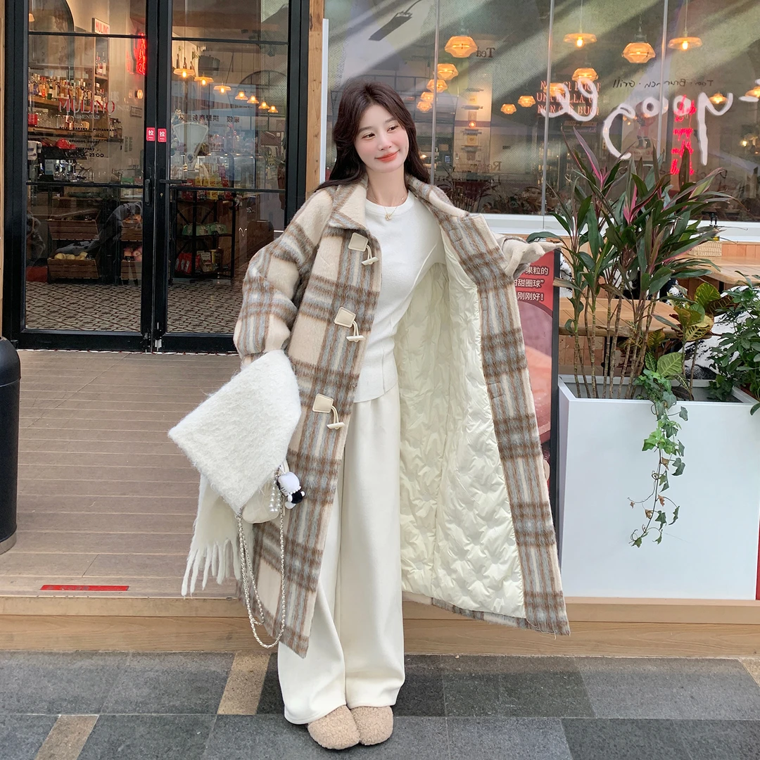 格纹设计感羽绒内衬毛呢外套女2025冬季新款针织翻领百搭呢子大衣