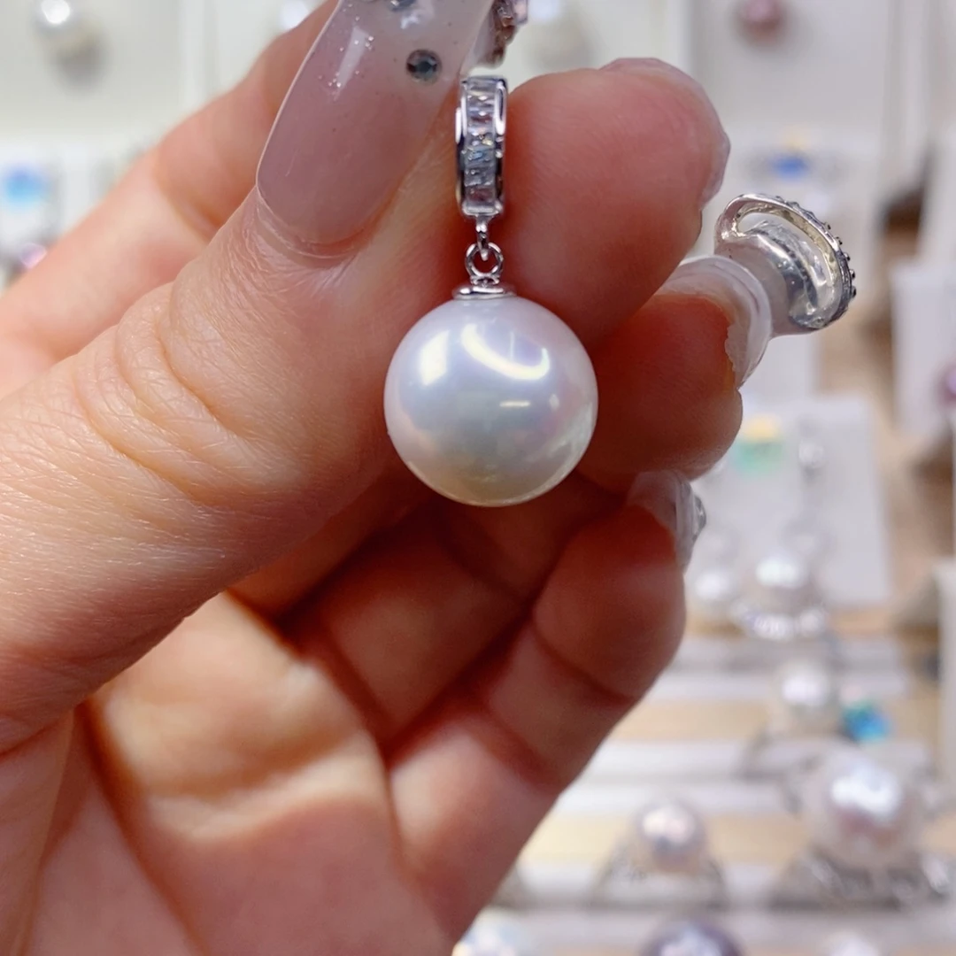 淡水珍珠吊坠(赠链)银S925镶嵌