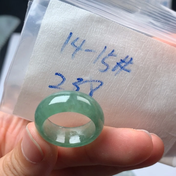 定制翡翠未镶嵌戒圈