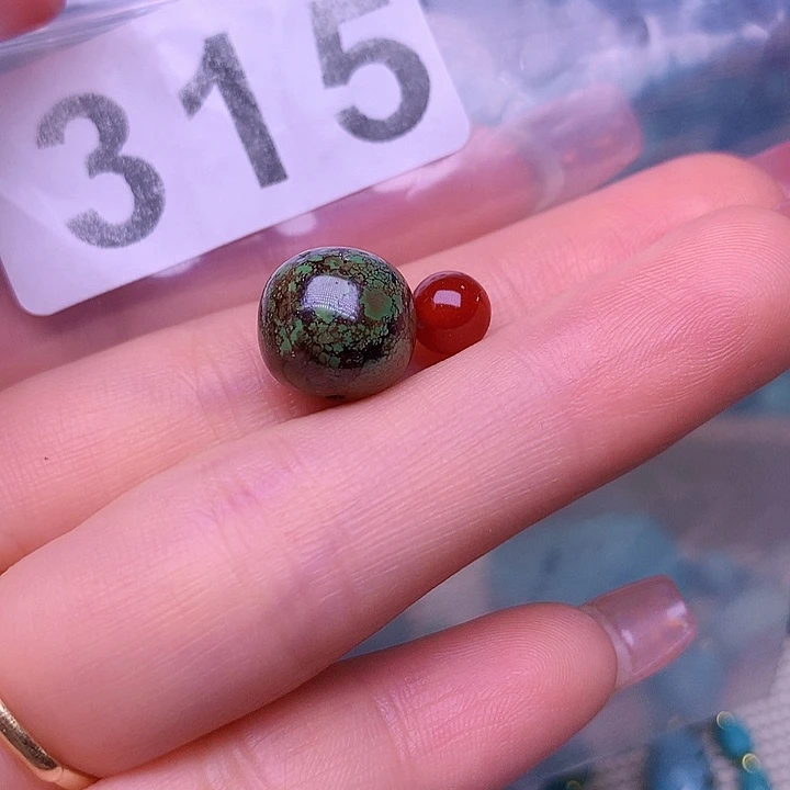孔***南红玛瑙未镶嵌珠宝奇石