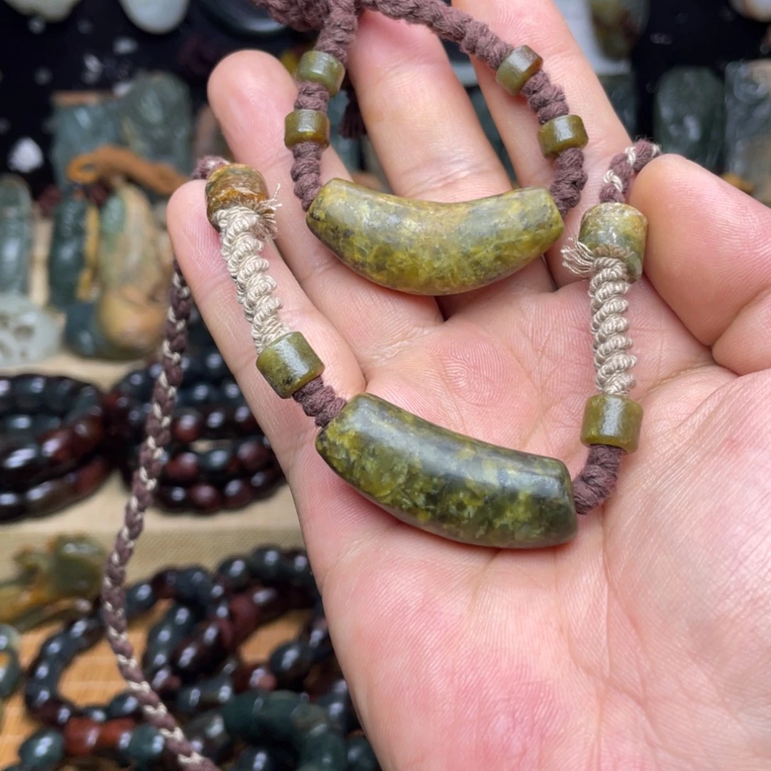 岫岩河磨玉（透闪石质玉）未镶嵌颈饰自选一个