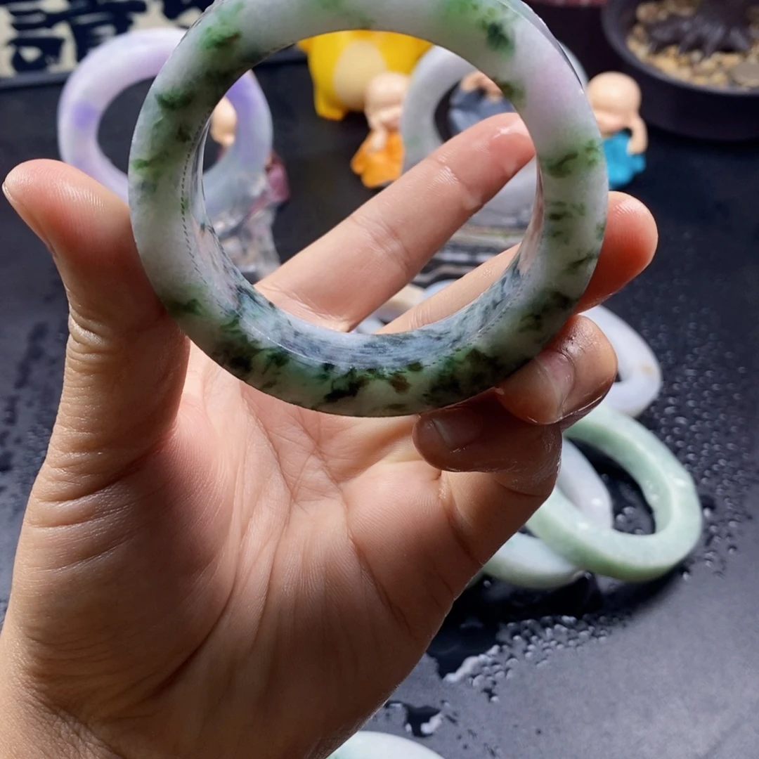 未镶嵌翡翠手镯定制翡翠