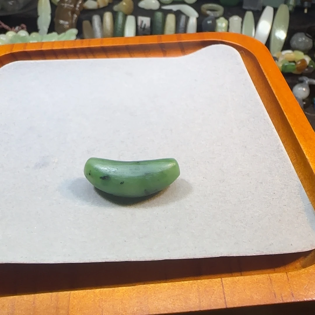 和田玉未镶嵌颈饰碧玉弯管