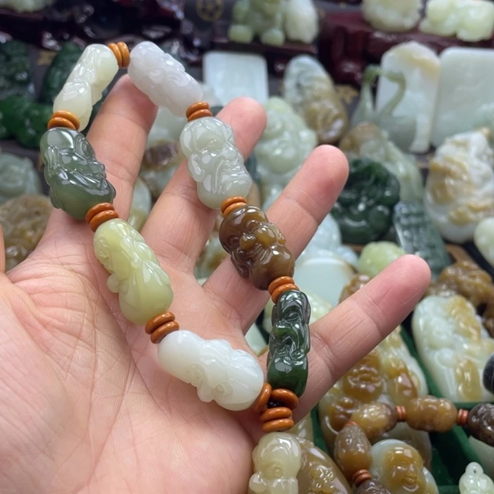 和田玉（糖玉）未镶嵌颈饰