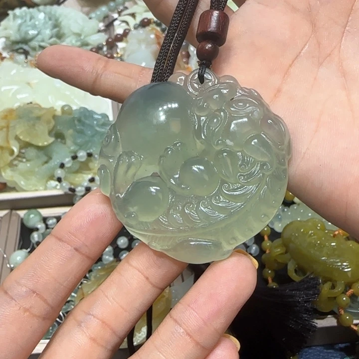 蛇纹石玉未镶嵌吊坠