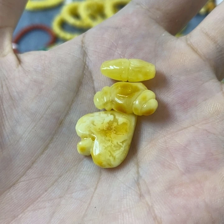 未镶嵌蜜蜡裸石吊坠