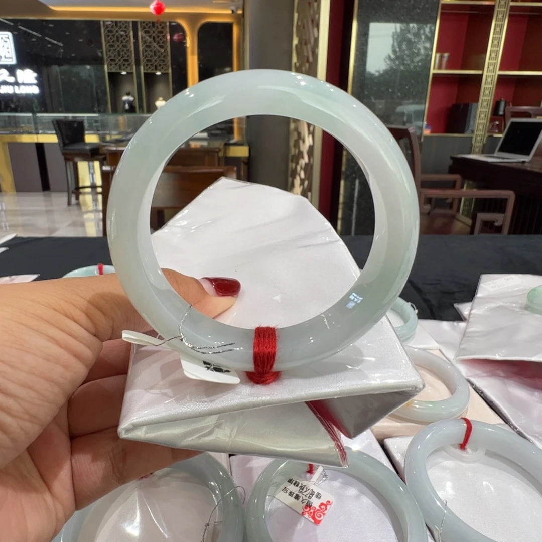 翡翠手镯未镶嵌冰飘花56