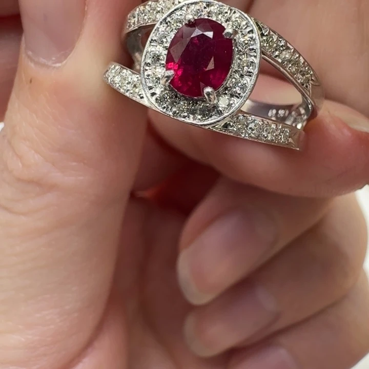 未镶嵌红宝石戒指