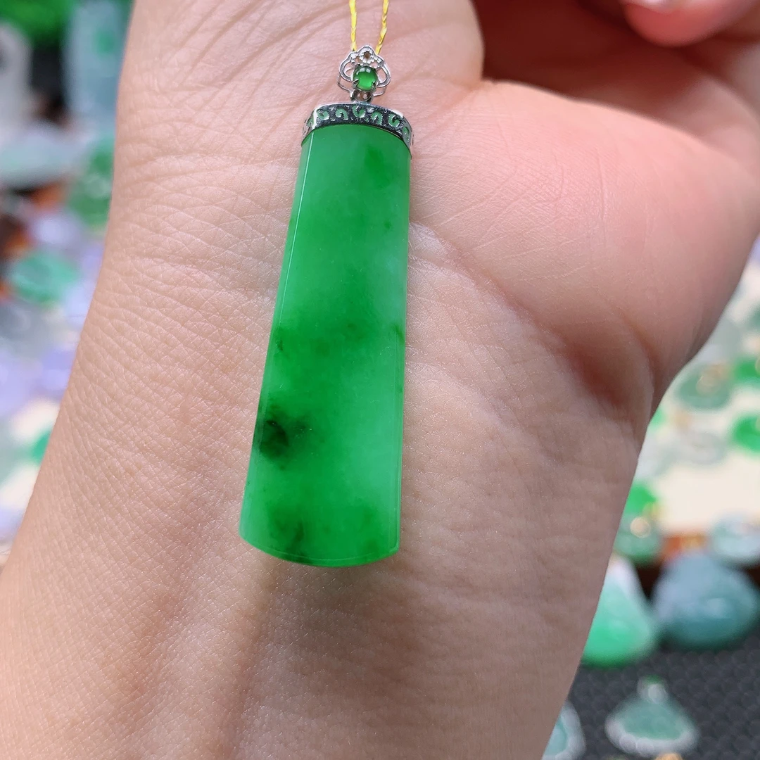 缅甸天然A货翡翠，飘绿无事牌，编号457/1014，尺寸38.2-12.3-2.3