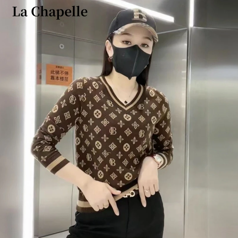 拉夏贝尔时尚洋气网红印花V领女装毛衣秋冬季休闲百搭长袖针织衫