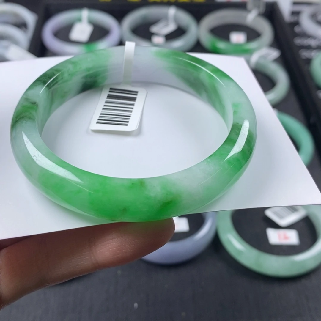 未镶嵌手镯款定制翡翠