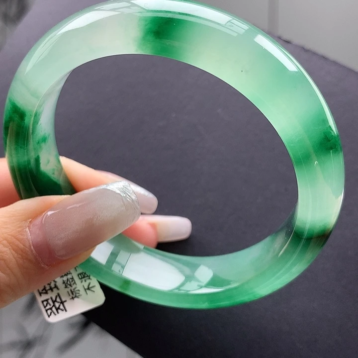 未镶嵌手镯石英质玉