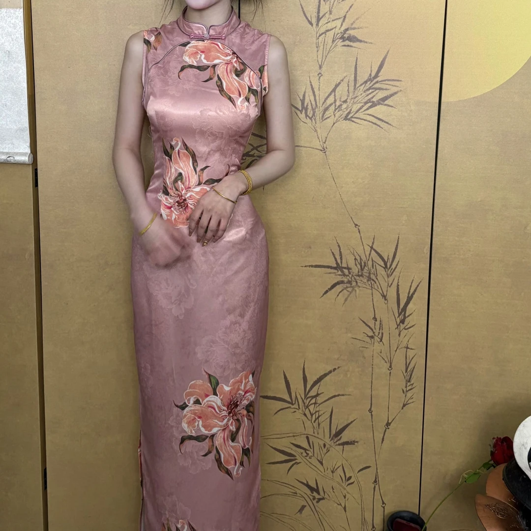 LHMknk1画报夫人原创自制新中式国风缎面港工无袖花朵旗袍 粉兰伶