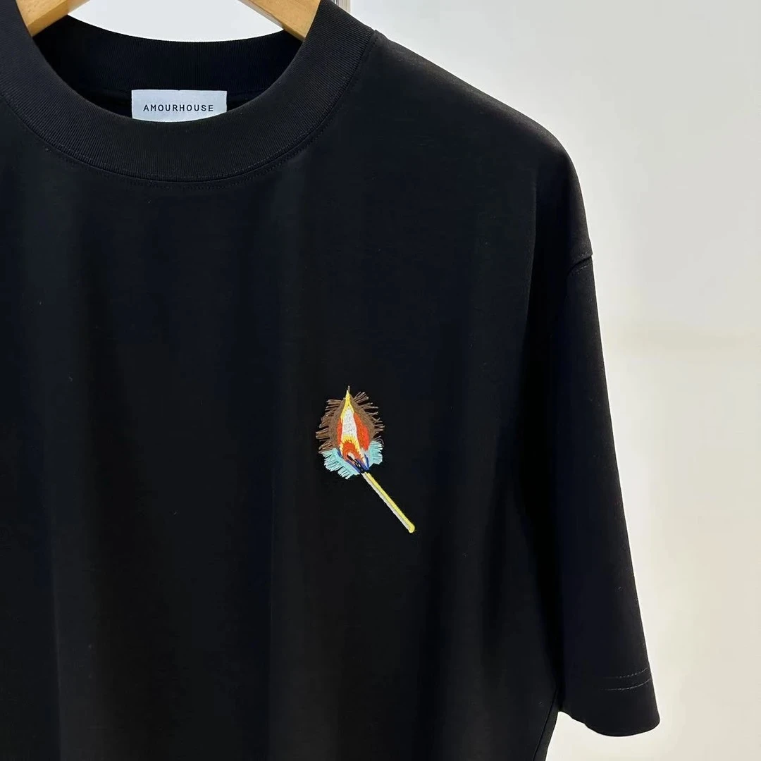 2025夏季--火苗刺绣简约轻宽松T恤