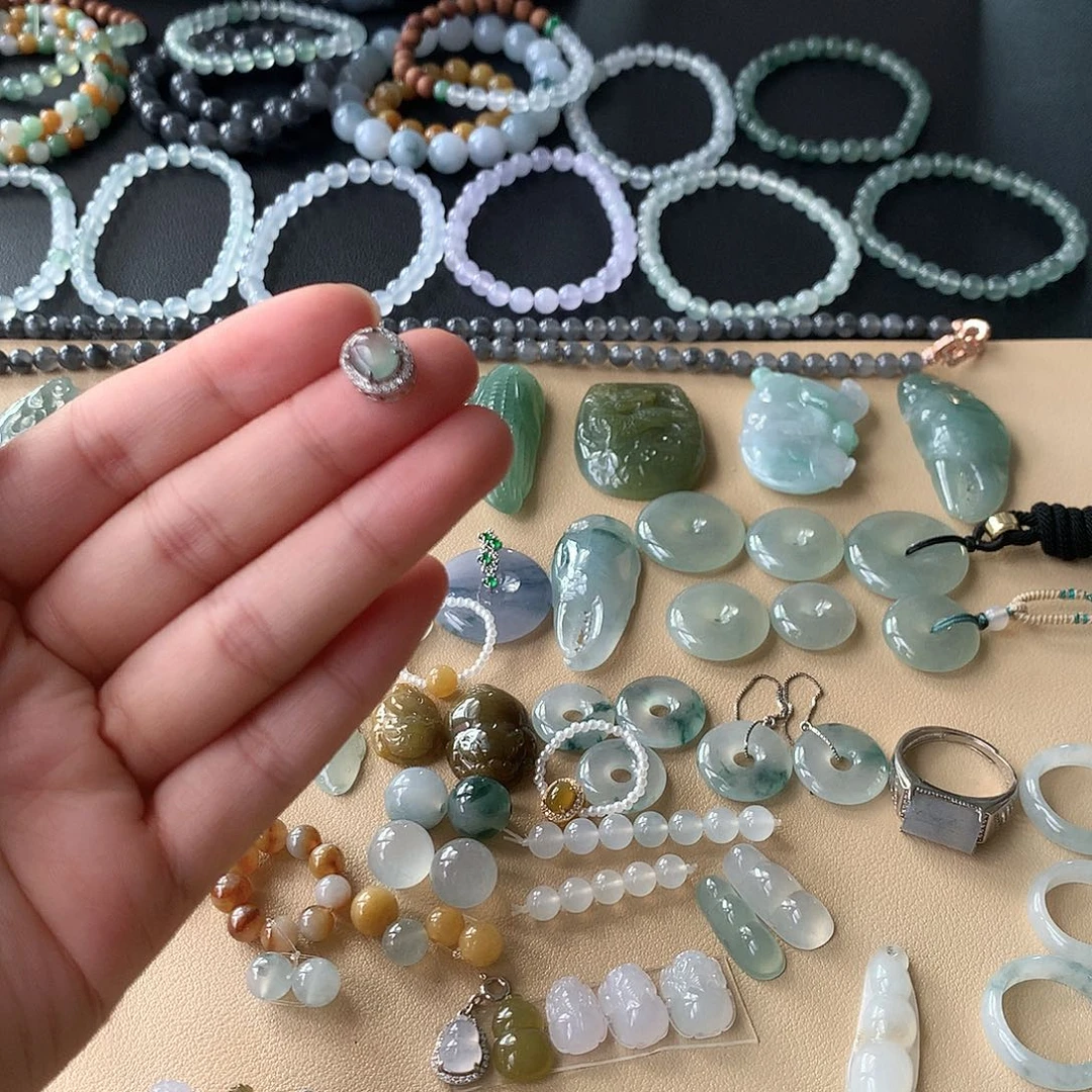 翡翠未镶嵌颈饰蛋面