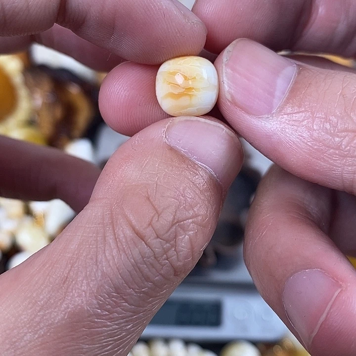 琥珀未镶嵌珠宝奇石我