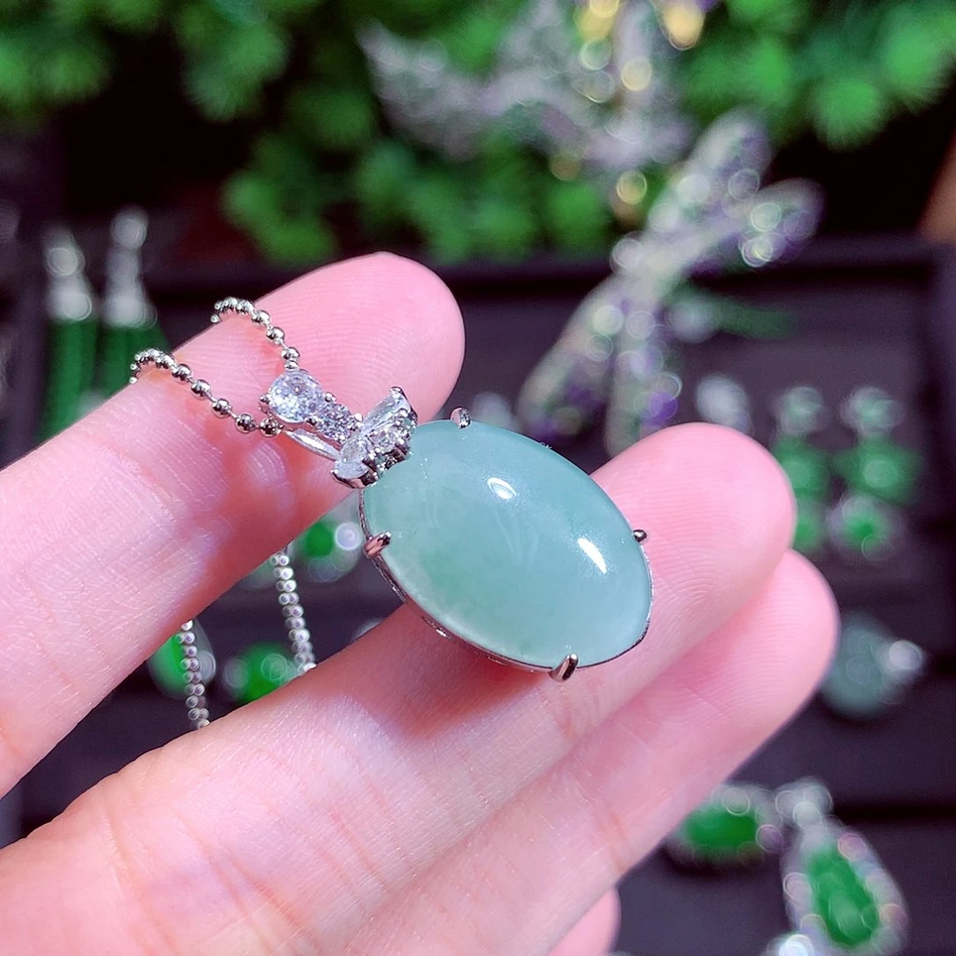 颈饰未镶嵌翡翠天然