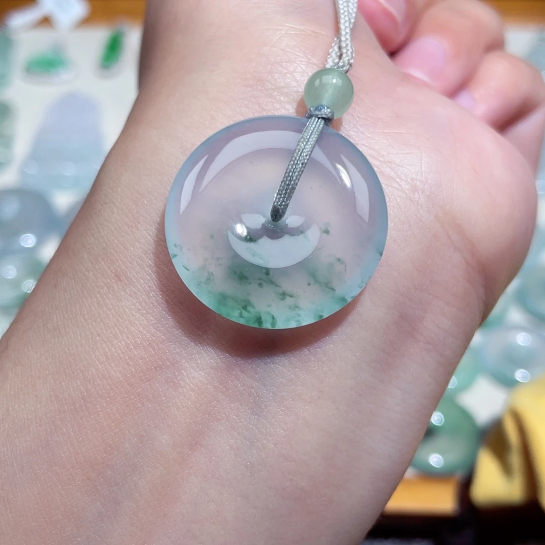 翡翠未镶嵌颈饰扣子