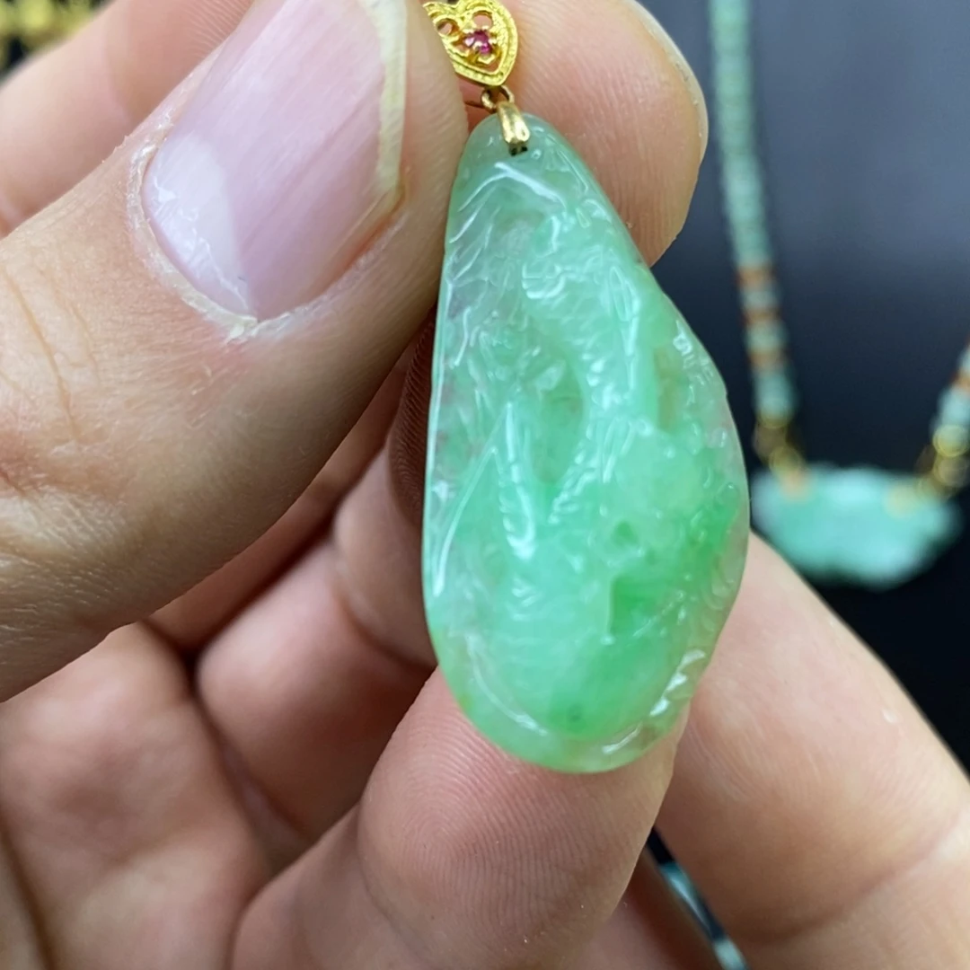 颈饰未镶嵌翡翠吊坠