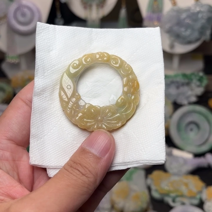 翡翠未镶嵌颈饰吊坠