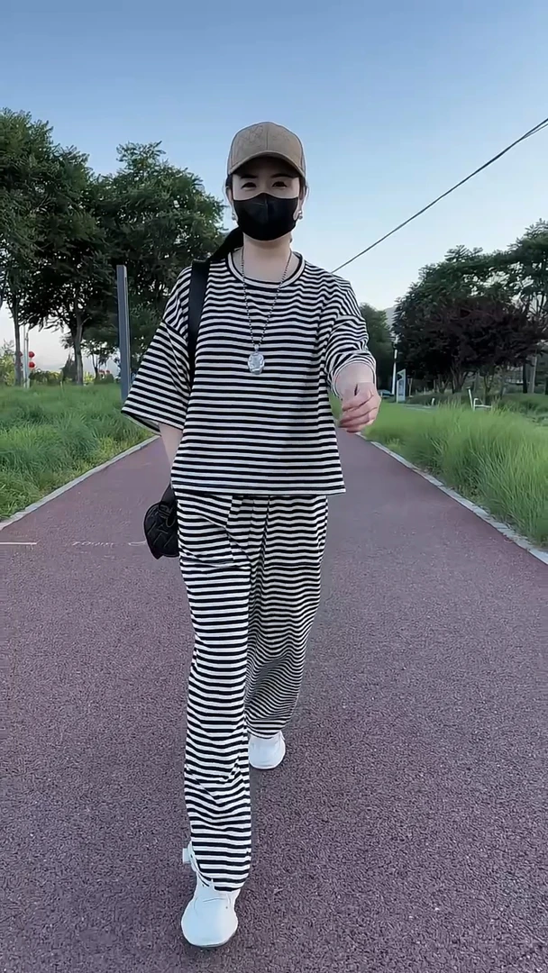 时尚百搭气质宽松显瘦条纹短袖T恤卫衣阔腿裤休闲运动两件套装女