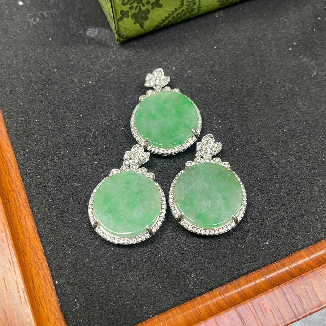 【王姨专属】25/19 天然A货翡翠圆牌吊坠 多样性发一个 总约30*22mm