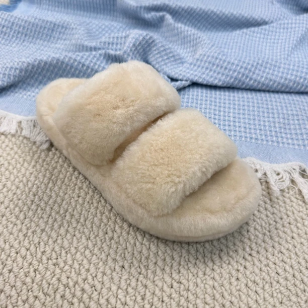 25年款冬季防水台防滑皮毛一体浅口一字拖少女风可爱舒适拖鞋