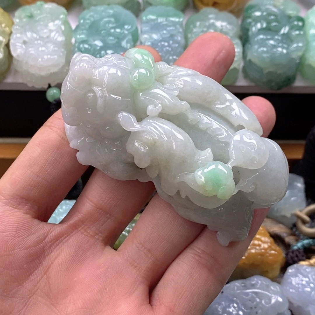 翡翠未镶嵌颈饰翡翠