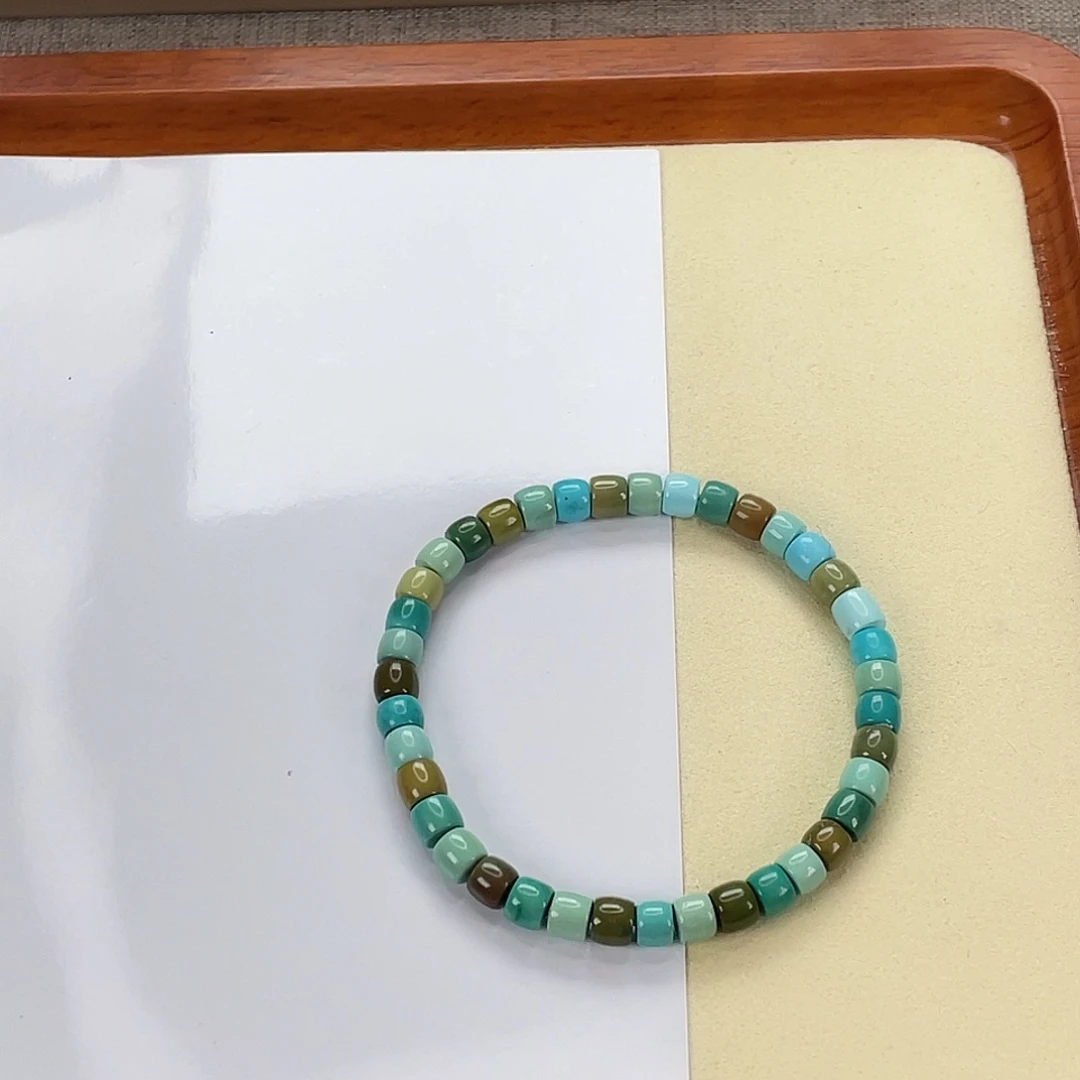 绿松石未镶嵌颈饰