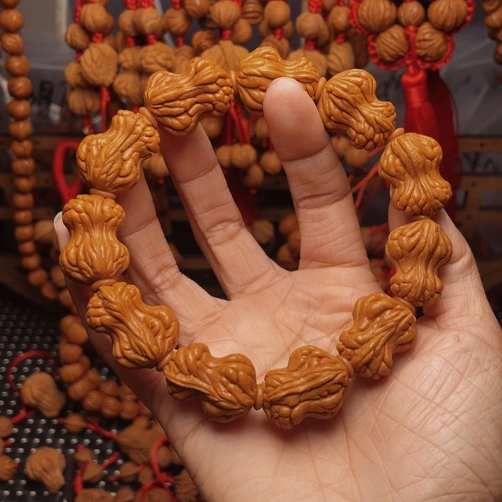 木质类龙纹桃枭挂件