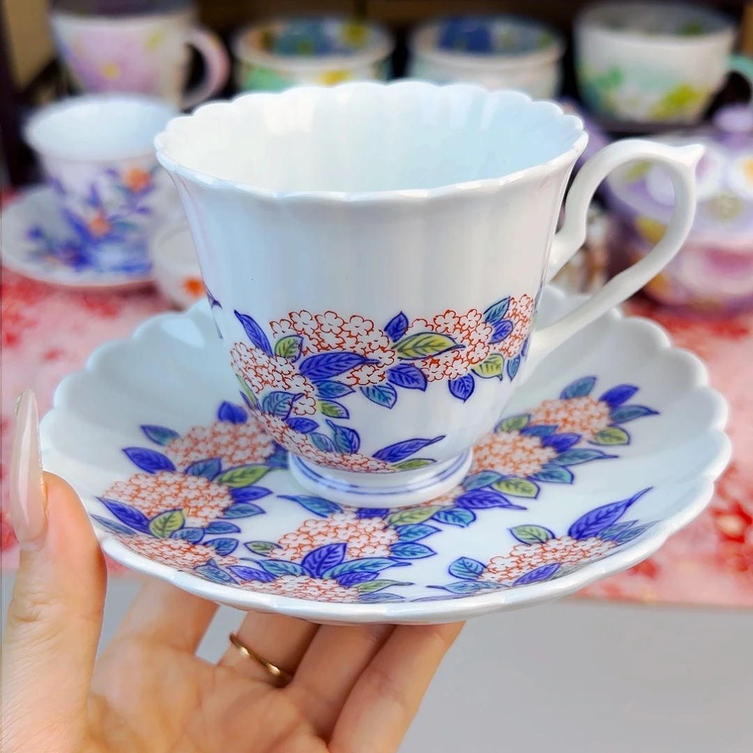 他家茶具瓷器真美！