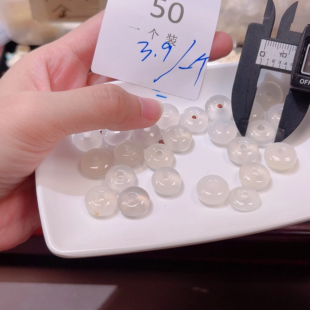 未镶嵌水晶珠宝半成品50 。