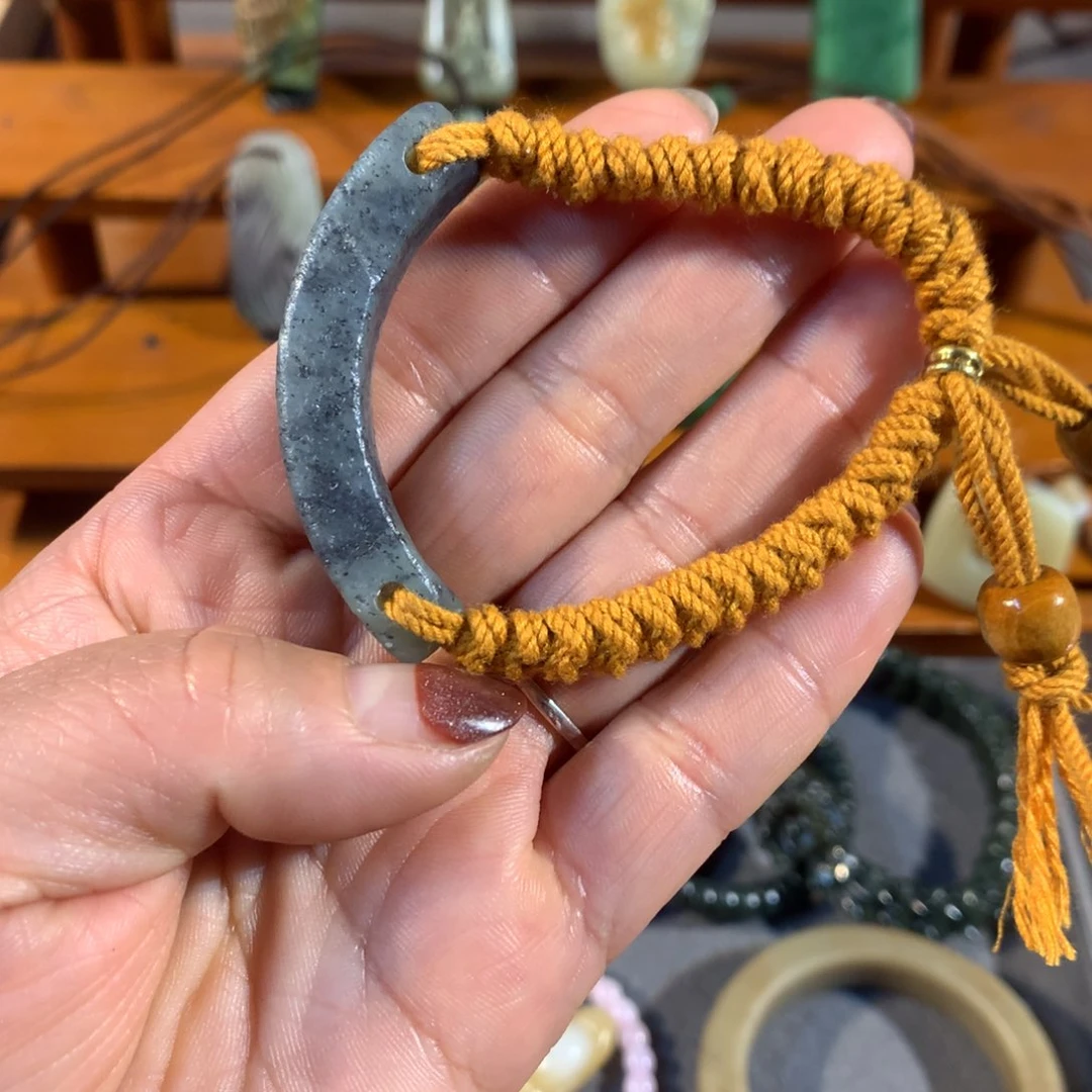 和田玉（糖玉）颈饰未镶嵌