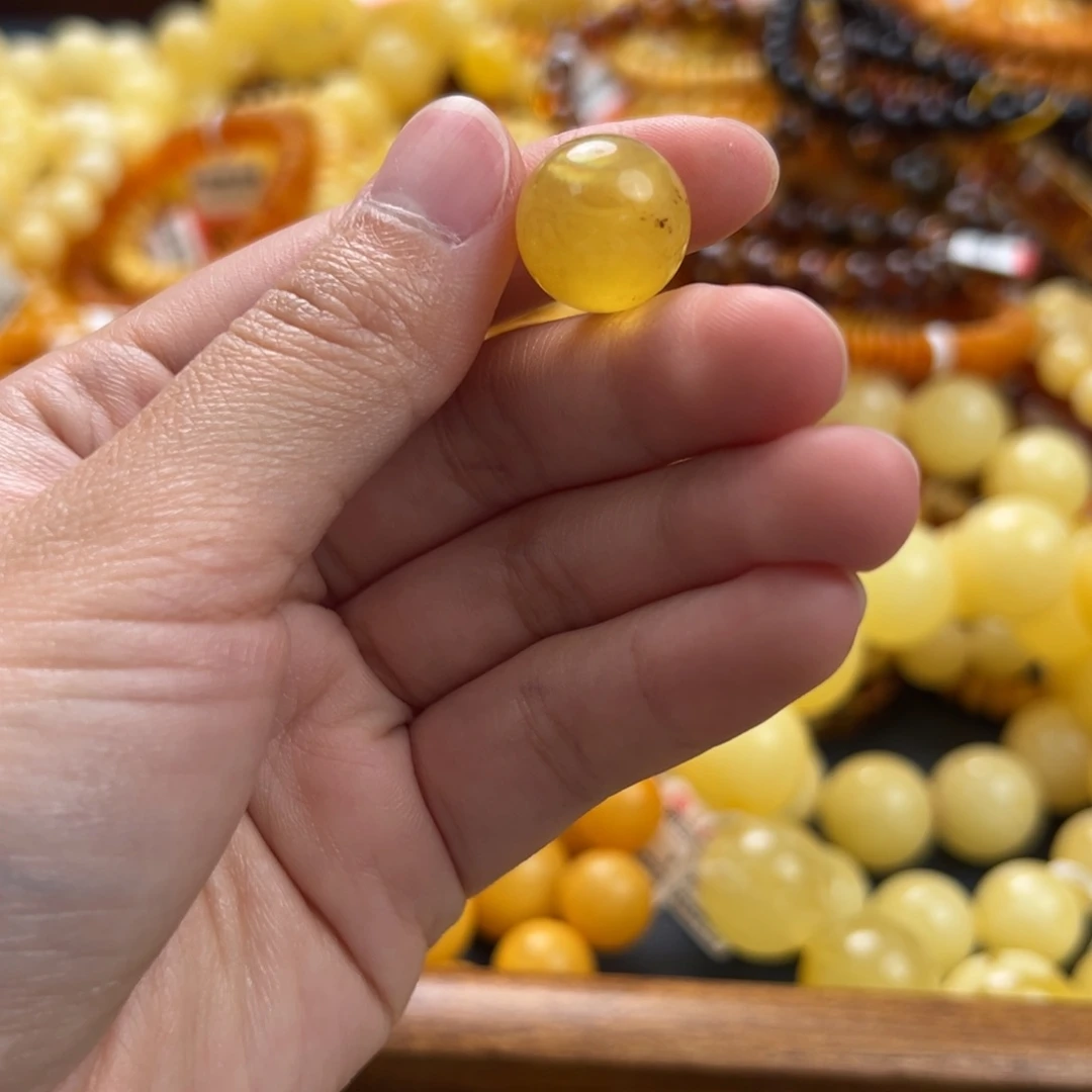 未镶嵌琥珀珠宝奇石