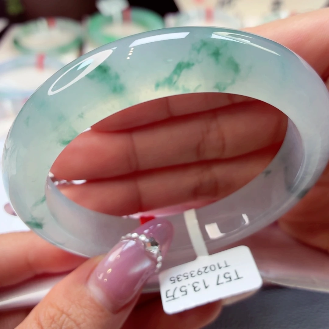 翡翠未镶嵌手镯正圈44号66