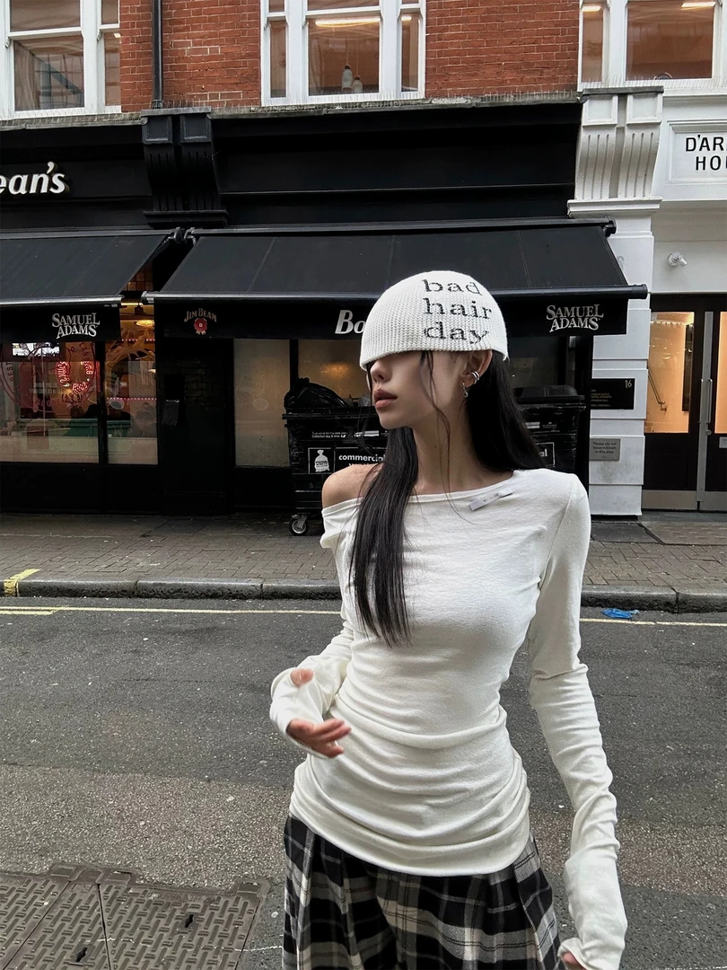 小众设计感白色内搭T恤女春季新款辣妹修身显瘦打底衫斜肩上衣潮