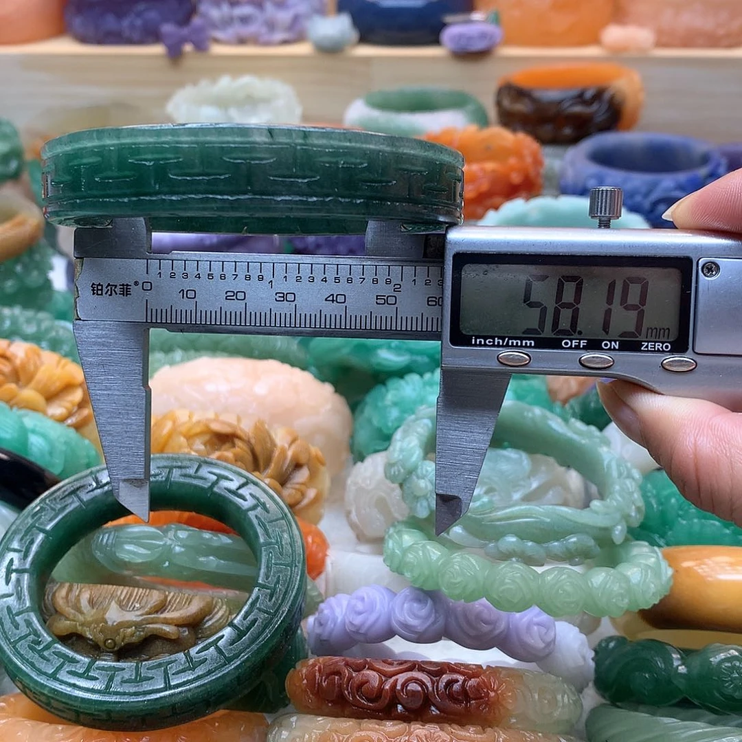 未镶嵌手镯石英质玉