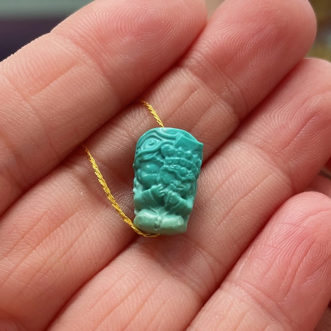 绿松石颈饰未镶嵌