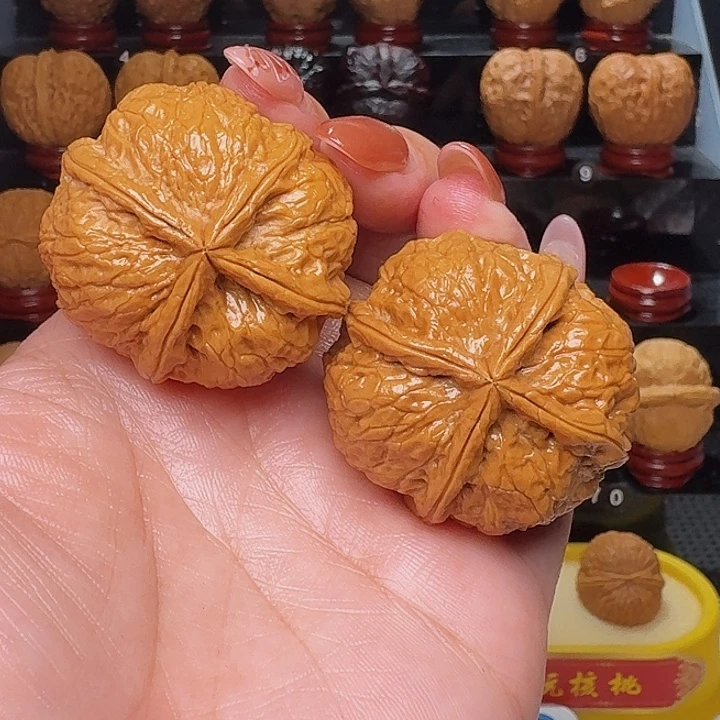 L***Z文玩核桃把件玉玺四棱999