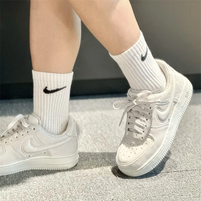 耐克NIKE女鞋AF1空军一号运动鞋百搭休闲鞋板鞋浅骨色HV4406-001