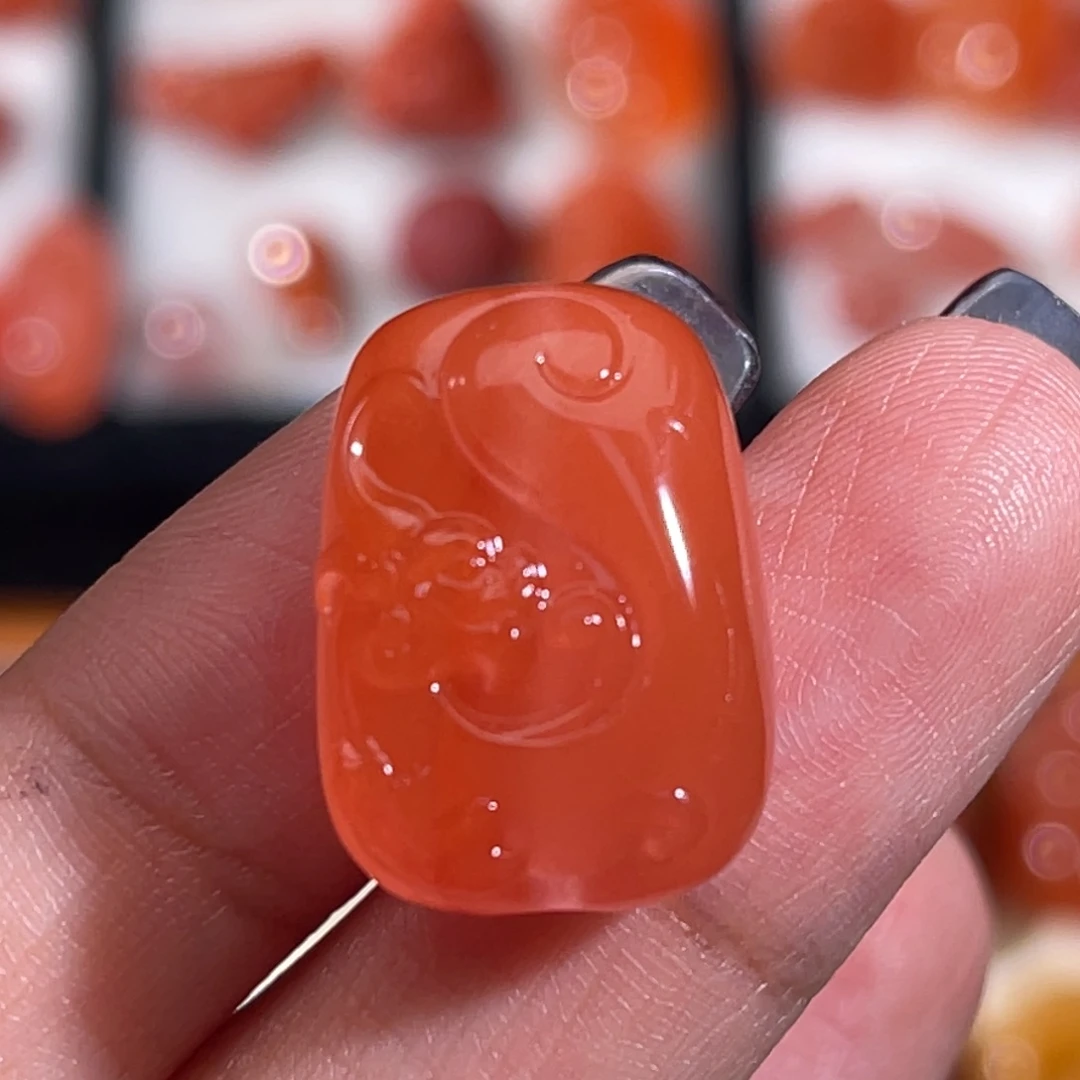 未镶嵌龙牌 14.4x19.8mm 不换退南红玛瑙