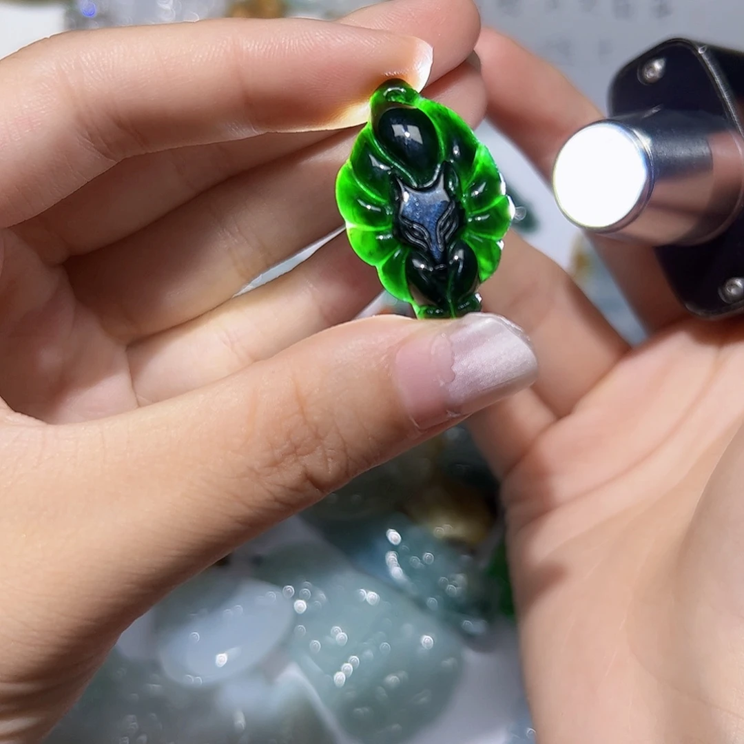 翡翠未镶嵌颈饰天然A货翡翠