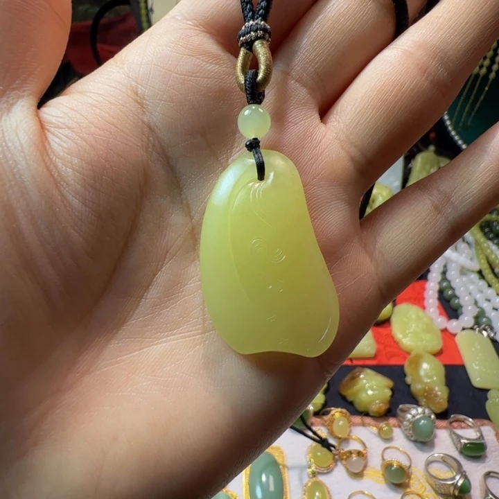 和田玉（黄玉）颈饰未镶嵌