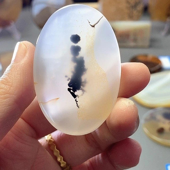 玛瑙/玉髓未镶嵌珠宝半成品